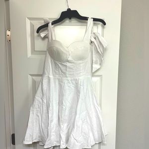 Brand New with tags Showpo dress!!! size small us 4!